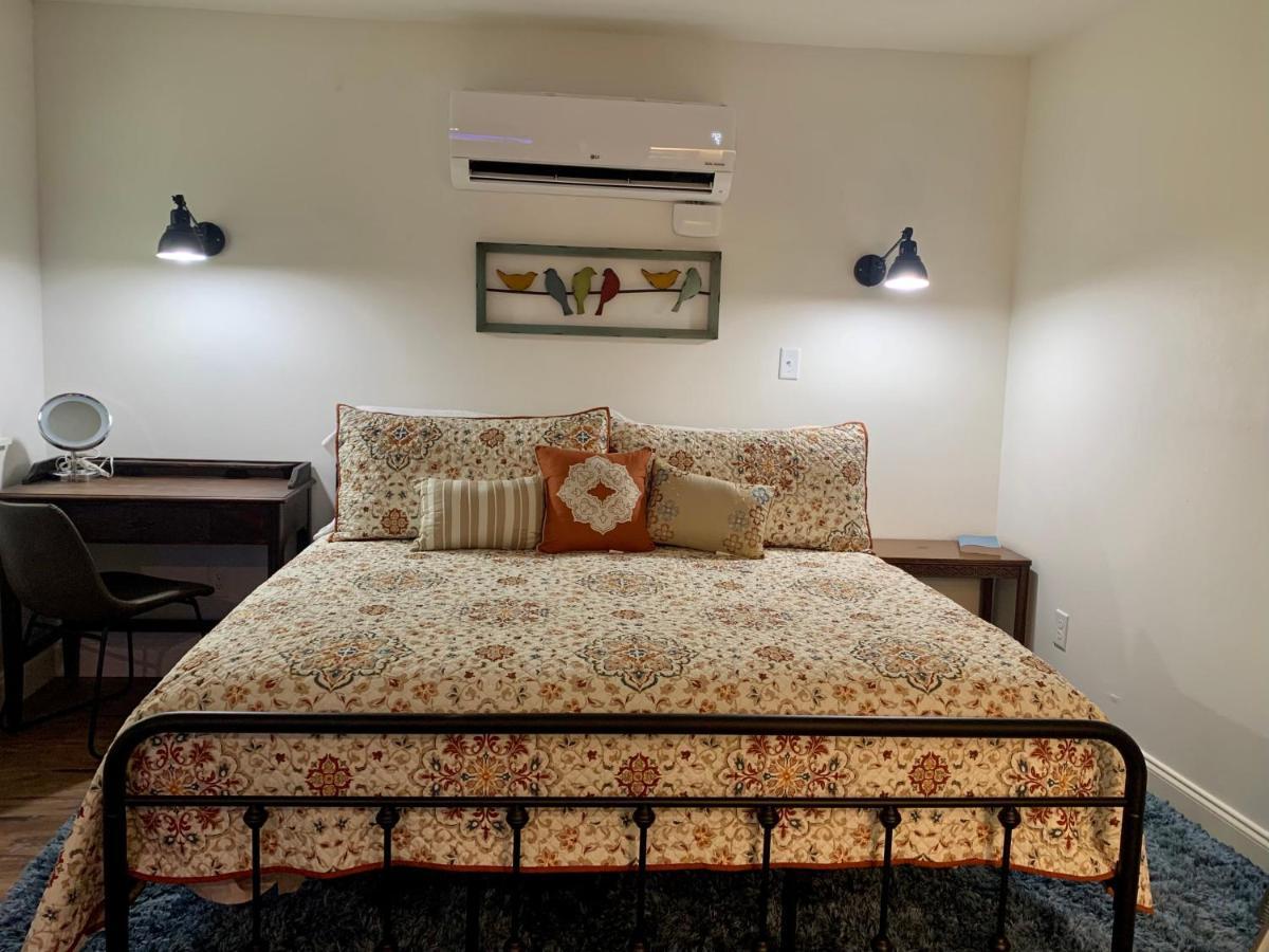ניו בראונפלס Lamb'S Rest Inn מראה חיצוני תמונה