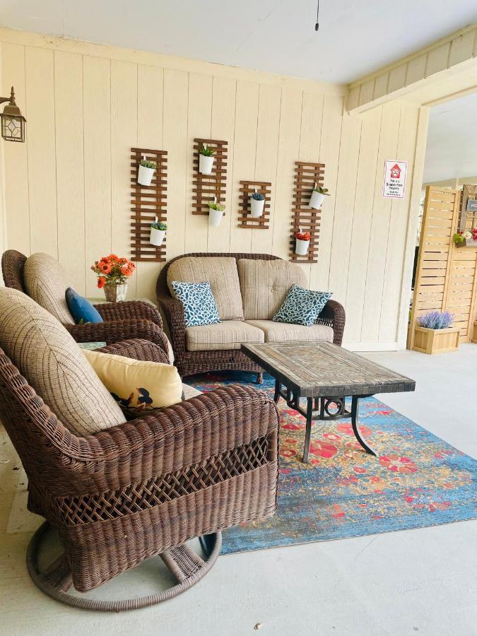 ניו בראונפלס Lamb'S Rest Inn מראה חיצוני תמונה